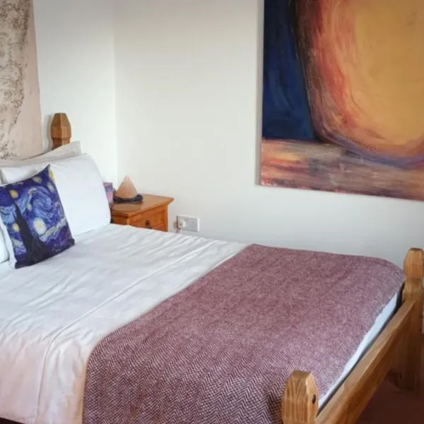 Malin Head SolasTobann ArtHouse Room 1 En-suite，位于Malin Head的酒店