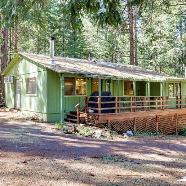 Stay Near Big Trees, Bring Your Pets Arnold Cabin，位于阿诺德的酒店