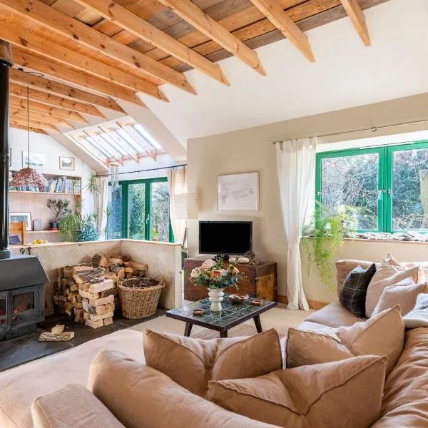 B&B on Beautiful Organic Homestead, Edinburgh，位于Loanhead的酒店