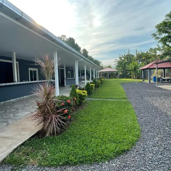 Lodge Ayla Punta Mango，位于Jucuarán的酒店