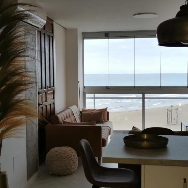 ESTILO en PRIMERA LINEA PLAYA, PAU5 ALICANTE，位于Benimagrell的酒店