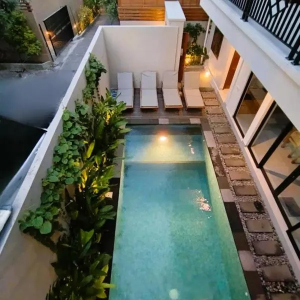 Villa NANEE - Legian - 5 Bedroom - 5 Bathroom，位于勒吉安的酒店