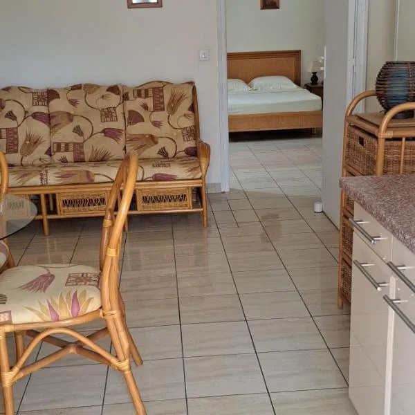 Logement spacieux deux pièces à Baie Mahault，位于拜马欧的酒店