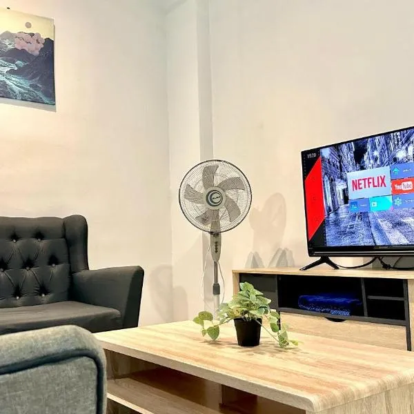 2BR Lively City View Family Suite#Airport，位于峇六拜的酒店