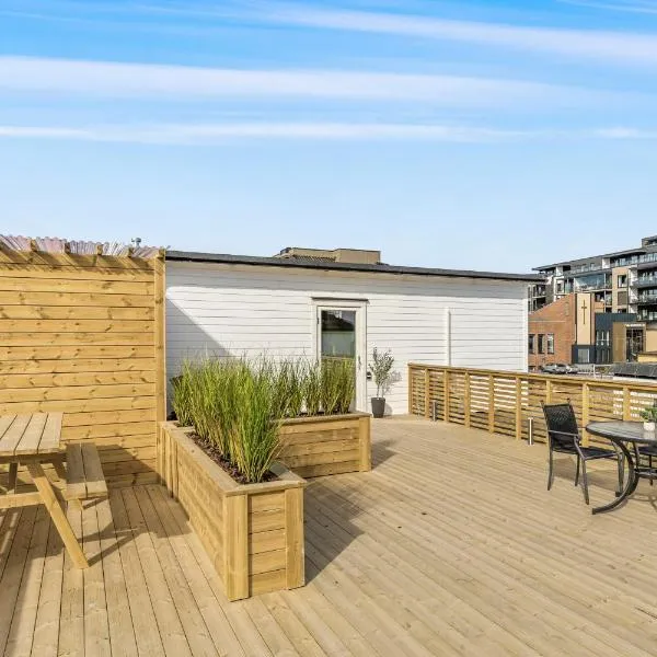 ROOF HOUSE, Downtown in Sandefjord，位于桑讷菲尤尔的酒店