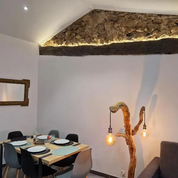 Logement au cœur du village，位于图尔图的酒店