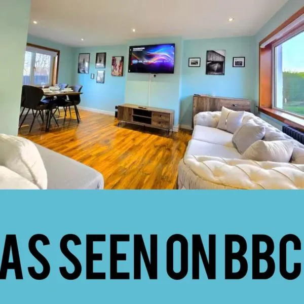 Super luxury 2 bedroom, full house sleep 5 with garden & parking close to airport，位于Elderslie的酒店