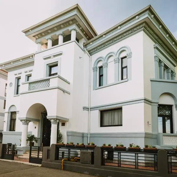 维哥酒店，位于普洛耶什蒂的酒店