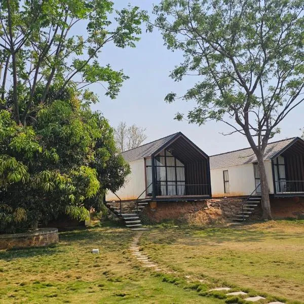 Aura Farms - Private Pool Cottages，位于Rāmanagaram的酒店