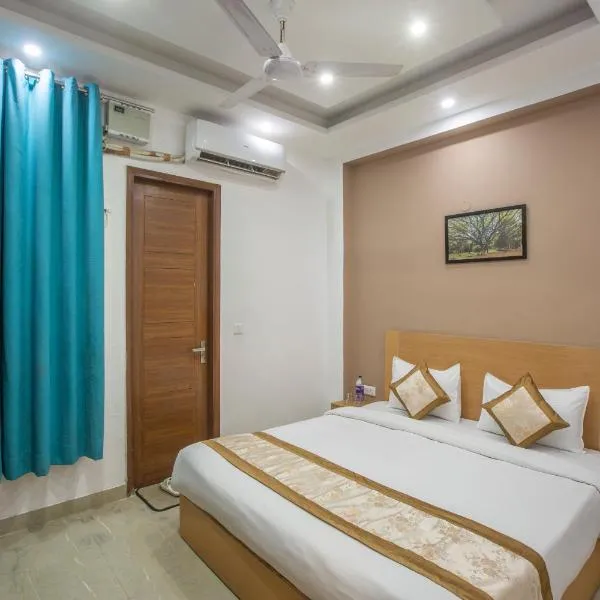 Hotel Lemonwood Suites - Noida Sector 104，位于诺伊达的酒店
