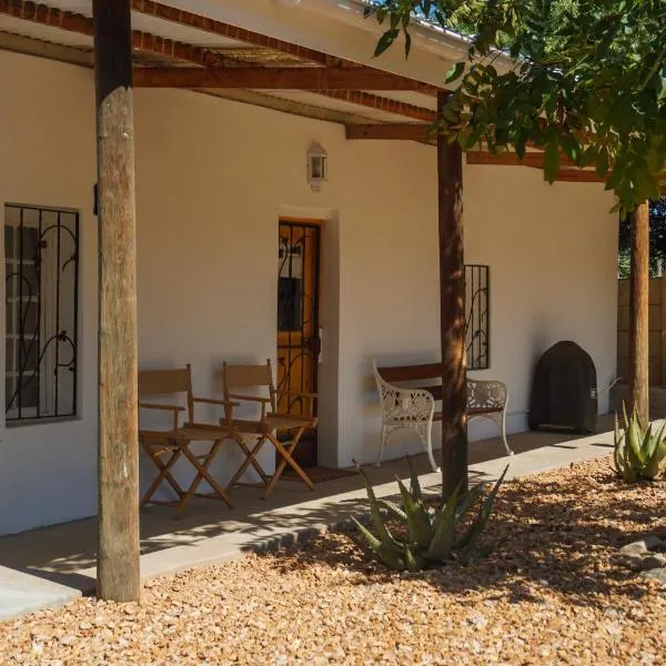 Karoobossie Self catering，位于莱迪史密斯的酒店