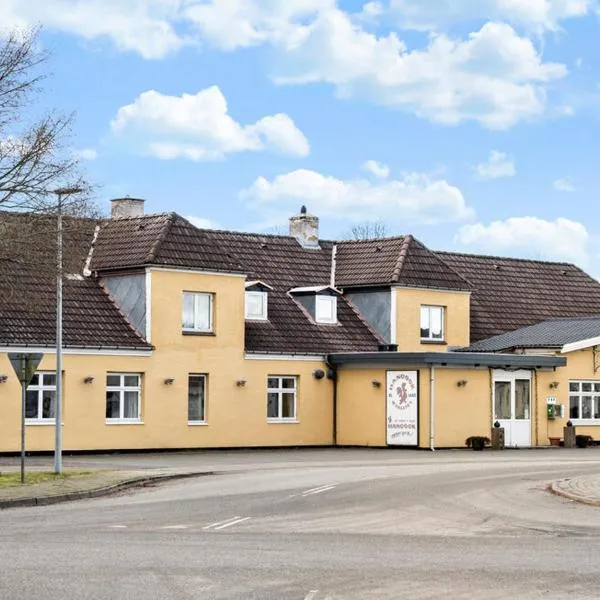 Knudstrup Kro & Hotel，位于Kjellerup的酒店