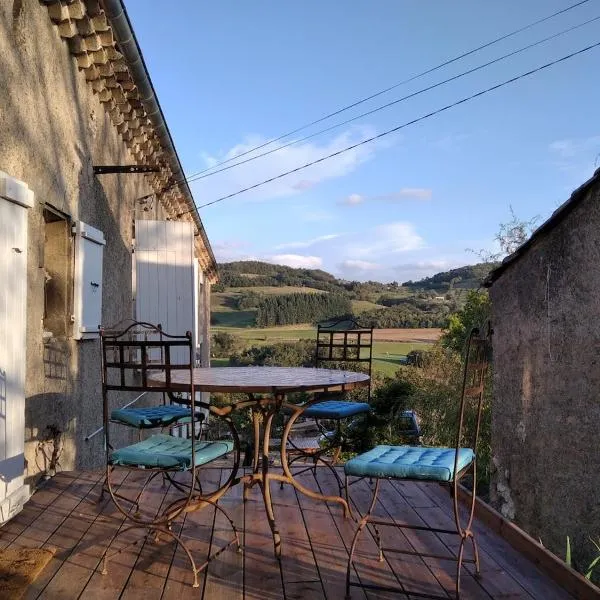 Le Nid, petit gîte de campagne，位于Boffres的酒店