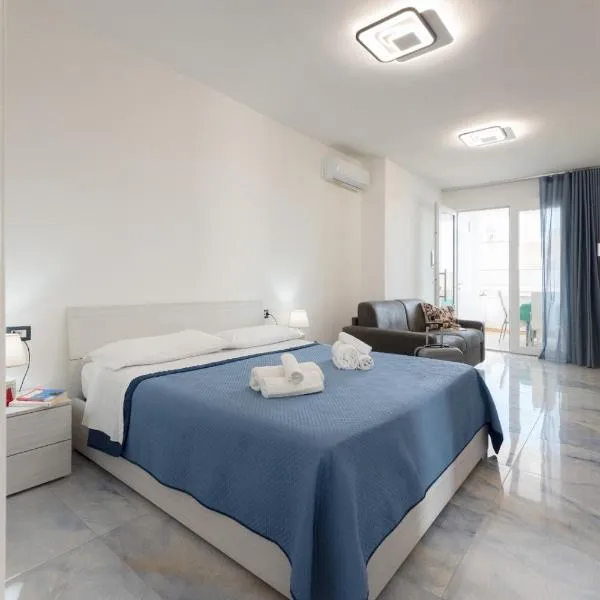 Infinity Residence con Parcheggio，位于切萨雷奥港的酒店