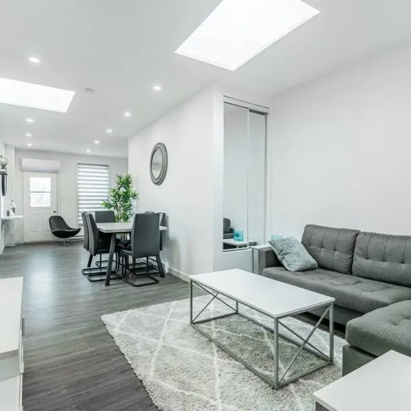 Modern 3 bedroom condo，位于蒙特利尔的酒店
