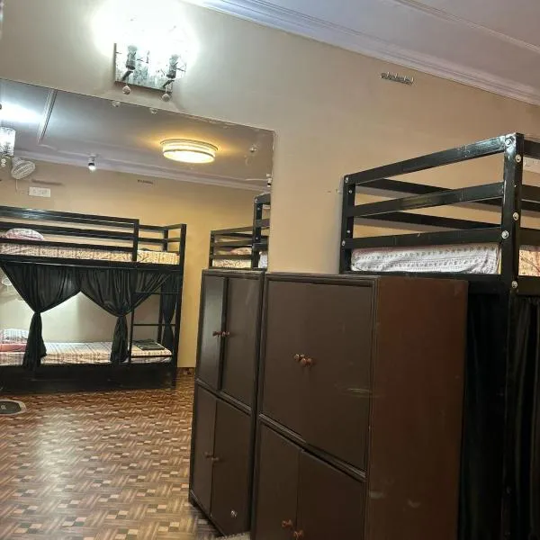 SREA Homestead Dormitory，位于新德里的酒店