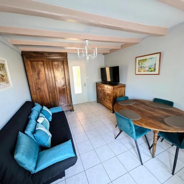 Maison de village classé petite cité de caractère，位于Foussais的酒店