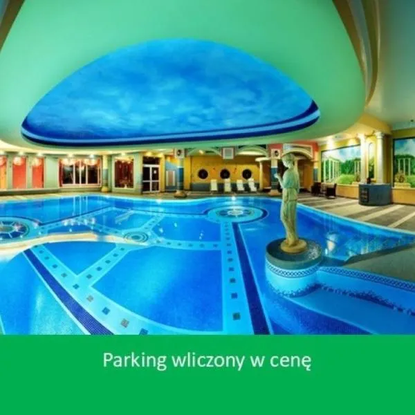 Papuga Park Hotel Wellness Marrakesz & SPA，位于别尔斯克-比亚拉的酒店
