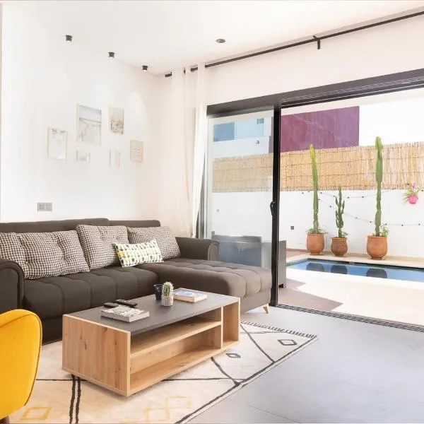 Beach Vibe Villa - Sunny Stay，位于本苏莱曼的酒店