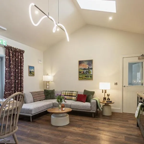 Castlestone Holiday Cottages & Townhouses，位于纳斯的酒店