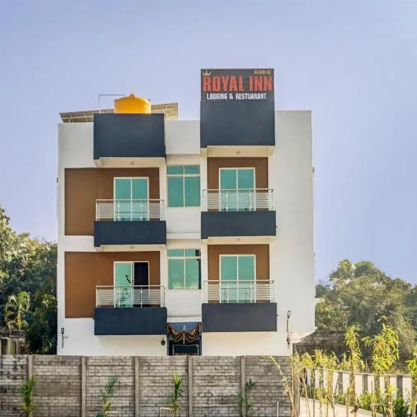 Hotel O Royal Inn Lodging，位于Kharakvasla的酒店