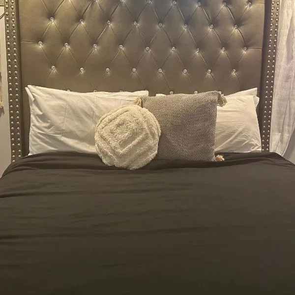 Sunny Girasol Garden，位于Broadview的酒店