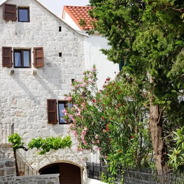 Villa Urska，位于波尔的酒店