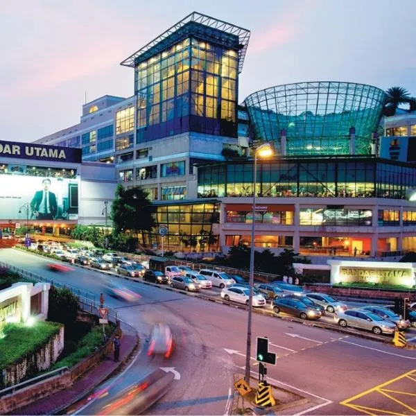 Modern Studio Empire Damansara, Near 1 Utama & IKEA，位于八打灵再也的酒店