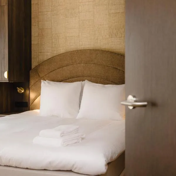 Hotel Philippe Suites I Kloeg Collection，位于菲律宾的酒店