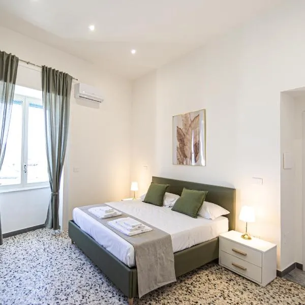 MH Suites Rooms Apartments，位于巴科利的酒店