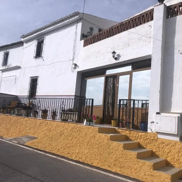 Large 1 bed apartment in the beautiful countryside，位于鲁特的酒店