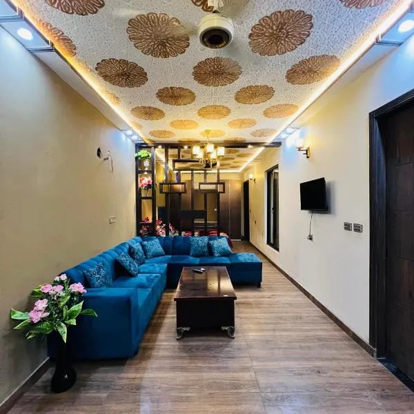 Paragon Penthouse，位于Ado Rāi的酒店