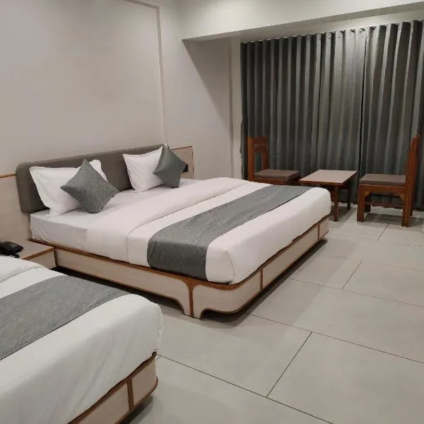 Hotel Kozar，位于艾哈迈达巴德的酒店
