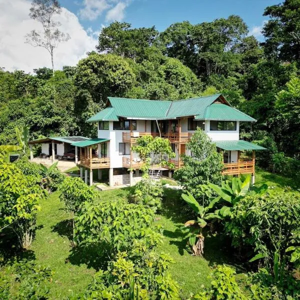 Coral Tree Lodge Tena，位于特纳的酒店