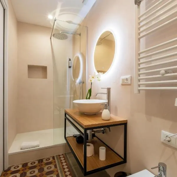 casa mo room and suite，位于巴勒莫的酒店