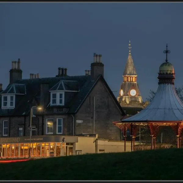 The Bandstand，位于奈恩的酒店