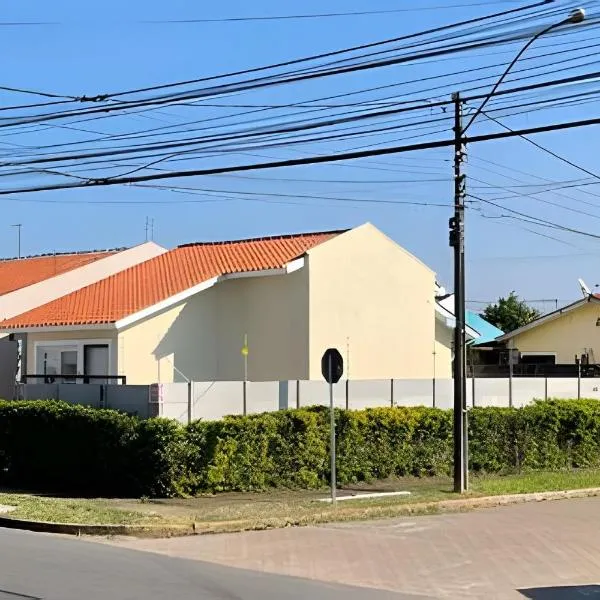 Canoas/RS-Linda Casa 3 qtos 8P próx ULBRA / REFAP，位于卡诺阿斯的酒店