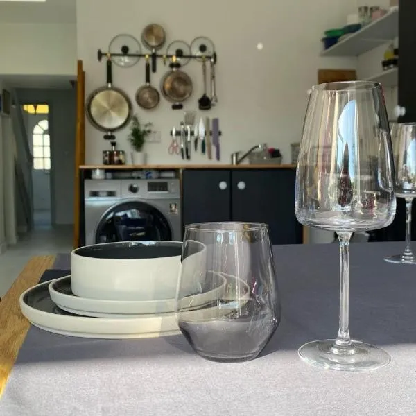 Bright & Spacious 2-Bed Townhouse，位于沃特福德的酒店