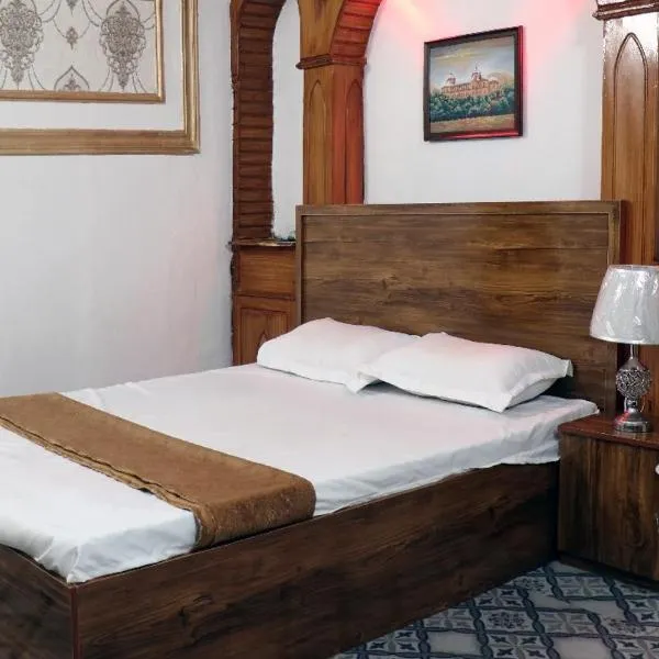 Kabul Abdal Guest House & Tour service，位于Deh Sabz的酒店