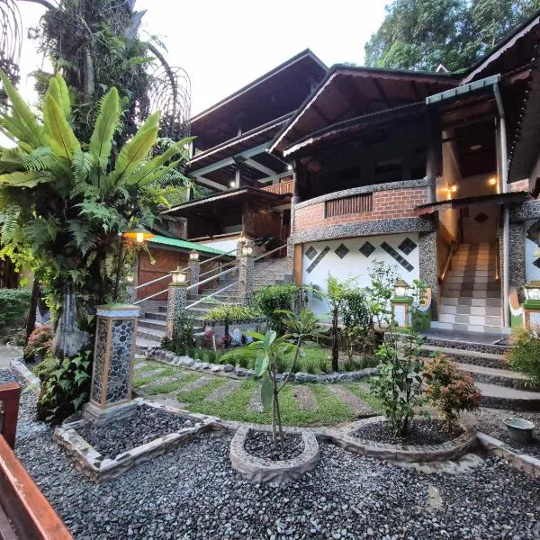 Sam's Bungalows And Treks,位于武吉拉旺的酒店
