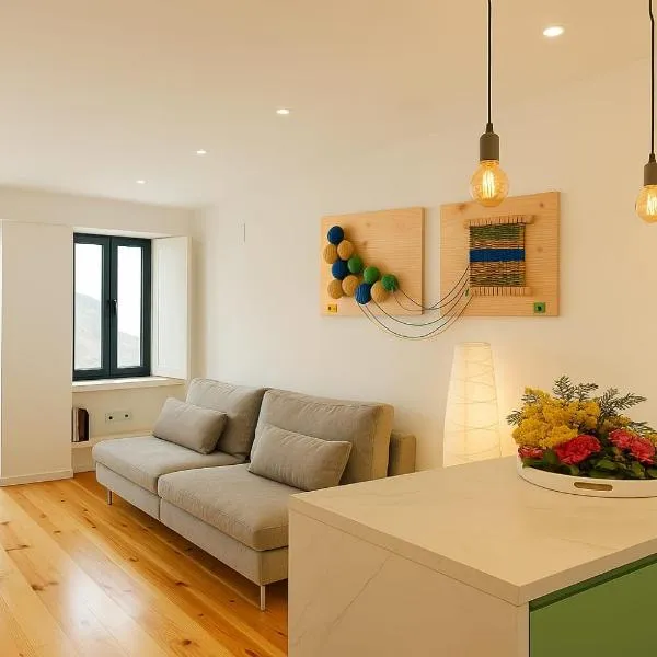 Modern Retreat with Mountain Views，位于科维良的酒店