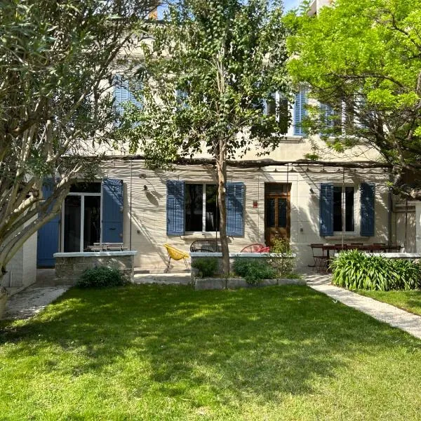 Maison de caractère avec jardin arboré en Avignon，位于阿维尼翁的酒店