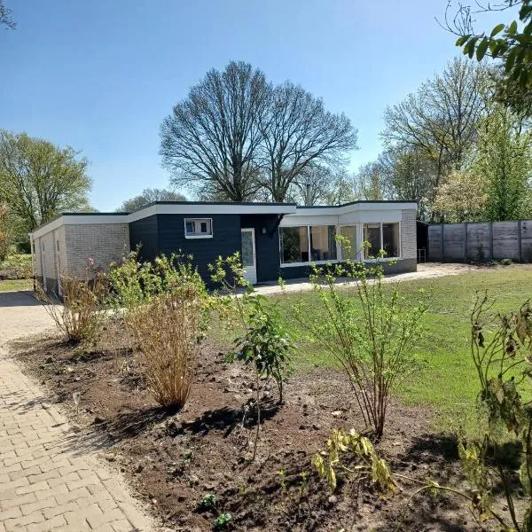 Bungalow net buiten Zuidwolde，位于泽伊德沃尔德的酒店