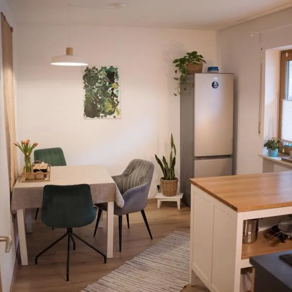 BaumHaus - kleines Ferienglück，位于卡尔施塔特的酒店