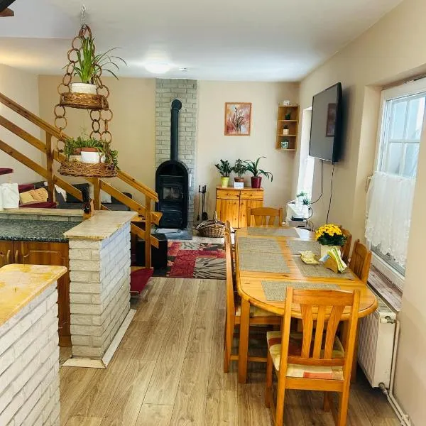 Gabi apartman，位于福纽德的酒店