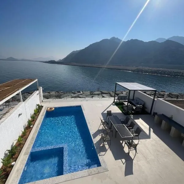 Al Dana Vitamin Sea Villa，位于富查伊拉的酒店