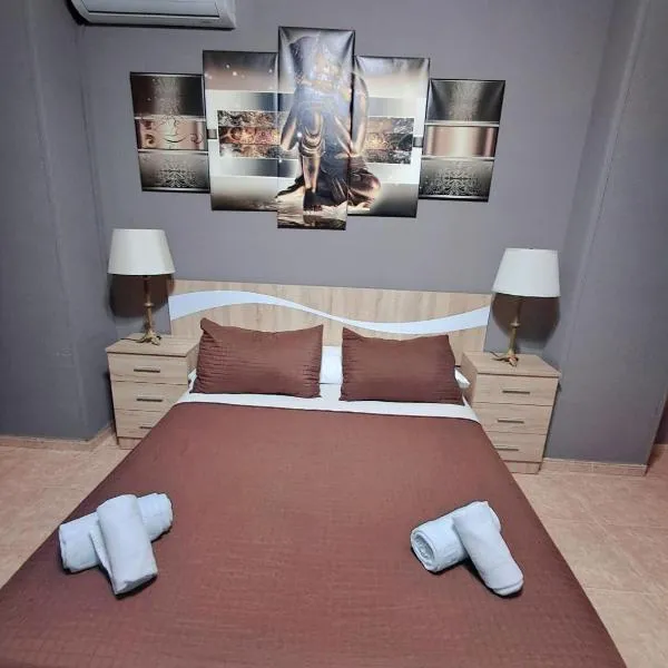 Hostal Doña María，位于瓦尔德莫罗的酒店