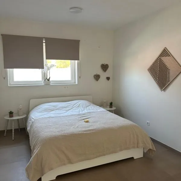 Chambre neuve 1 ou 2 personnes，位于蒙斯的酒店