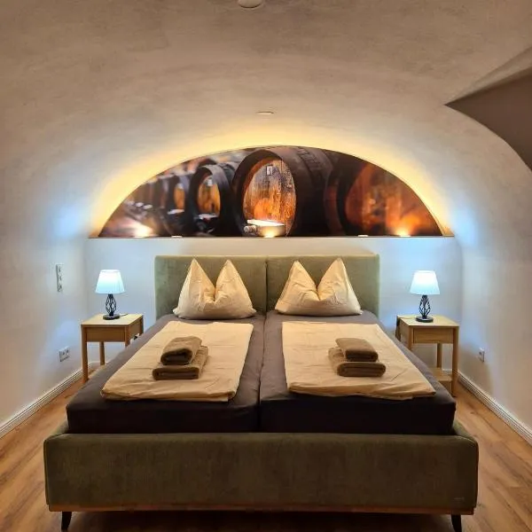 Historischer Weinkeller，位于诺伊马根-德赫龙的酒店