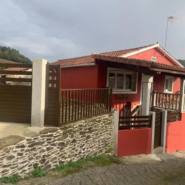 Casa do Feligrés e da Alsira，位于Nogueira的酒店